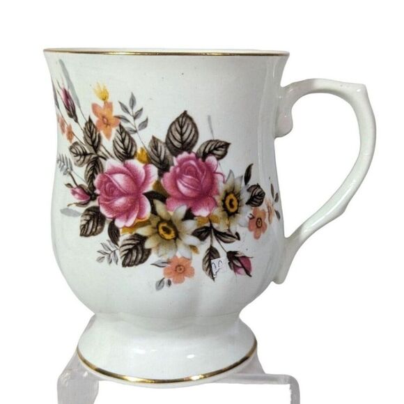 GC Bone China Teacup India Gold Trim Rim Handle Base Floral on White 4 x 3-in - Picture 1 of 6
